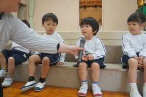 いよいよ対面式です。上手にお名前が言えましたね😄の様子