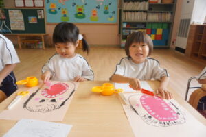 きりん組さんは大きなお口!上手に磨けているね!の様子