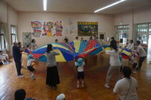 初めにバルーンで準備運動!の様子