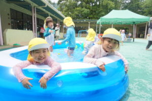 ちょっぴり冷たい！気持ちがいいね♪の様子