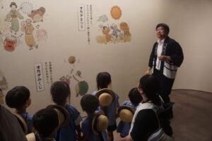 オカゲ屋敷の説明を聞きましたの様子