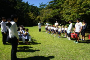 そして、高倉山幼稚園のお友だちと挨拶を交わしました。の様子